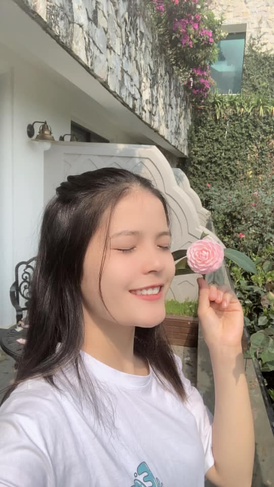 Ngọc Ánh hiện vẫn đang học cấp ba và chưa có người yêu.