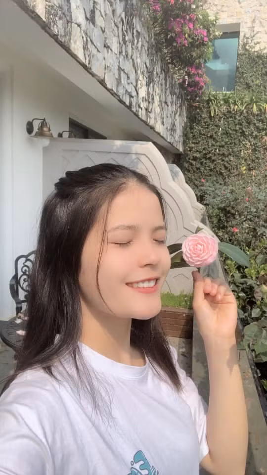 Ngọc Ánh hiện vẫn đang học cấp ba và chưa có người yêu.