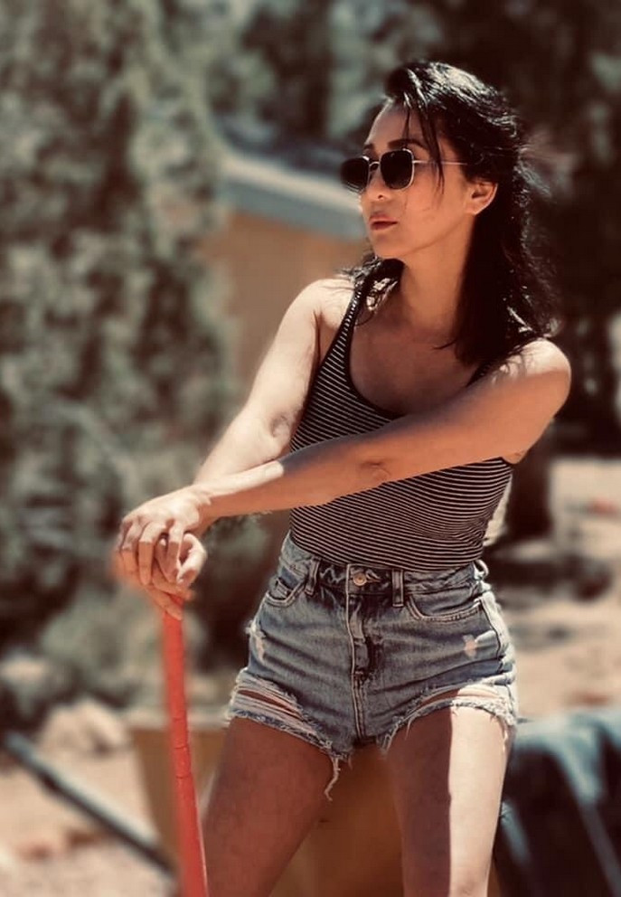 Cô tự đặt ra những mục tiêu nhỏ nhất để hoàn thành và tự cảm thấy hài lòng với đời sống.