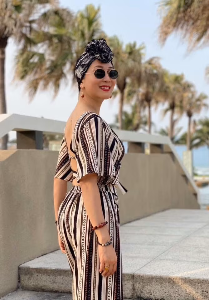 Trong những đoạn clip được đăng tải, Kỳ Duyên tiết lộ mình ăn chay, tập yoga và thiền định. 