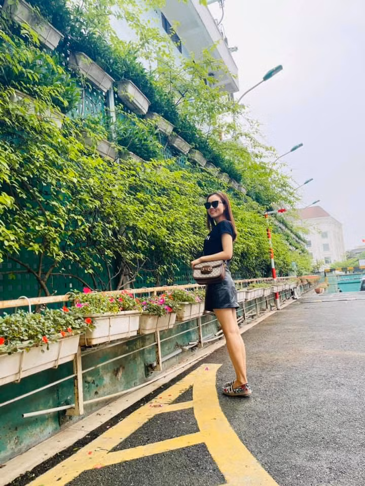 Vợ NSND Công Lý tự nhận hiện tại xấu và nghèo đi nhiều.