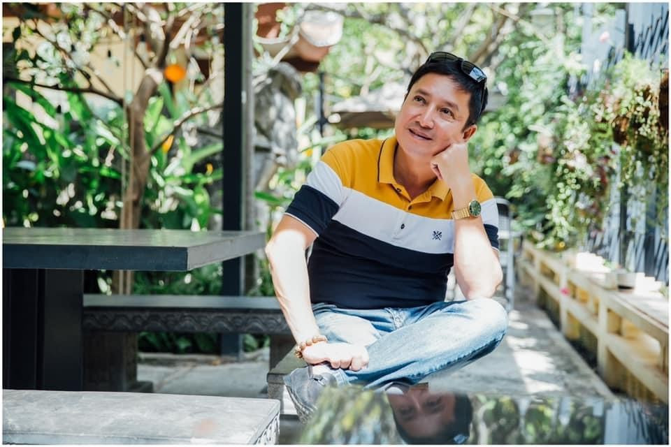 Nghệ sĩ Chí Trung chiêm nghiệm: "Cuộc đời như vở kịch dài / Ta là vai chính cả hài lẫn bi".