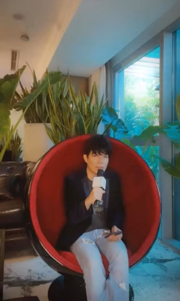 Bi Nathan Lee boc phot 