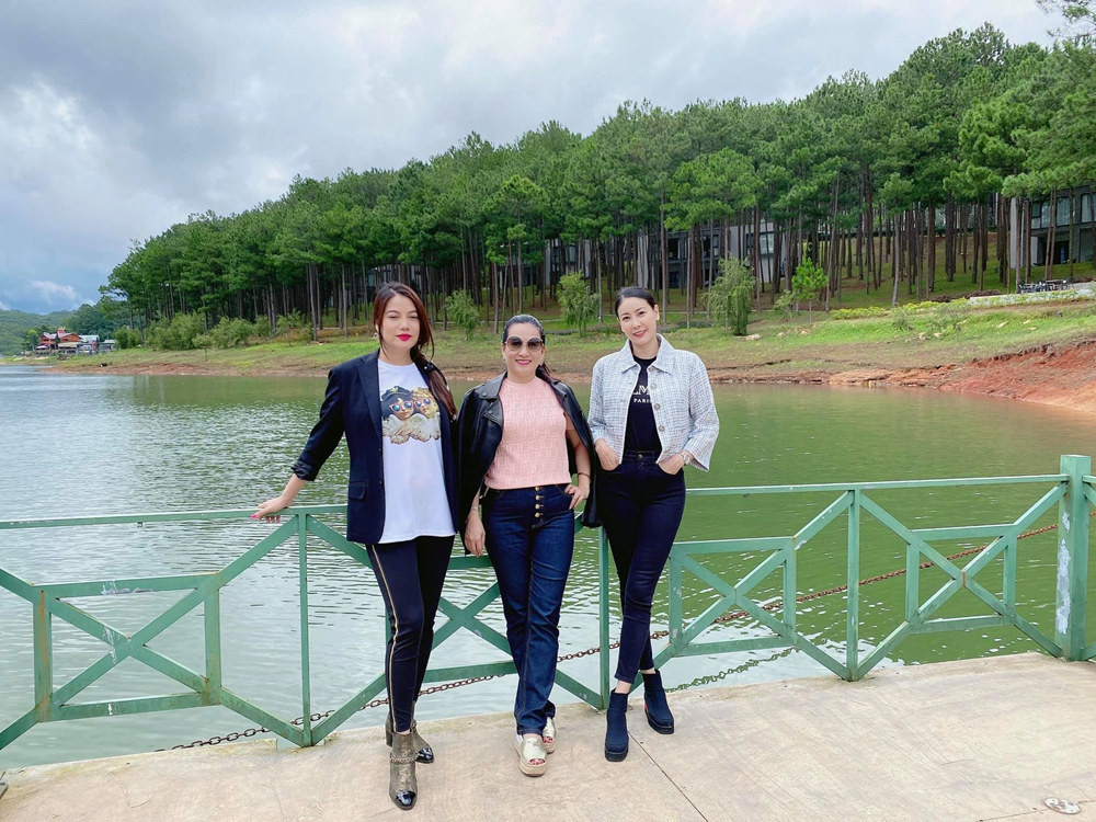 Thu vui tao nha cuoi tuan cua Truong Ngoc Anh va con gai-Hinh-8