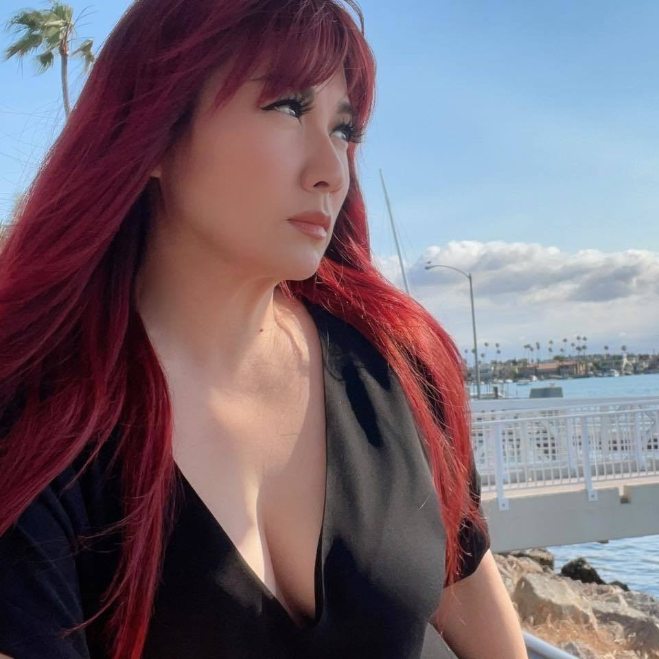 Tuy nhiên cái tên Trizzie Phương Trinh được chú ý nhiều hơn khi kết hôn với ca sĩ Bằng Kiều. Cô và nam ca sĩ có với nhau 3 cậu con trai. Sau khi kết hôn, cô lui về làm hậu phương vững chắc cho chồng.