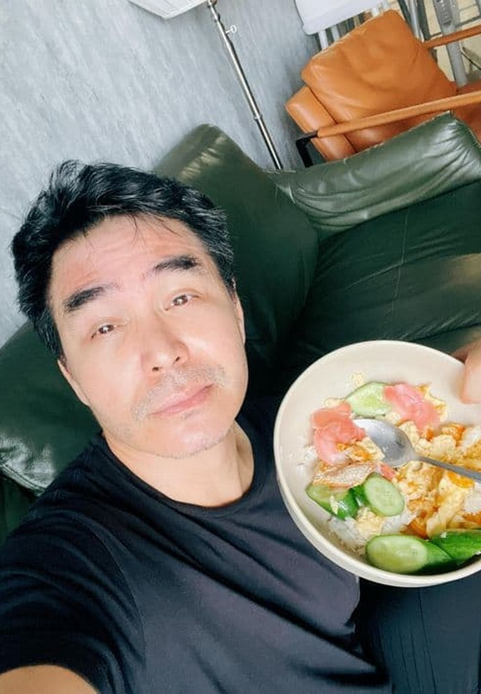 Trung Dũng chia sẻ khẩu phần ăn đạm bạc trong những ngày tránh dịch.