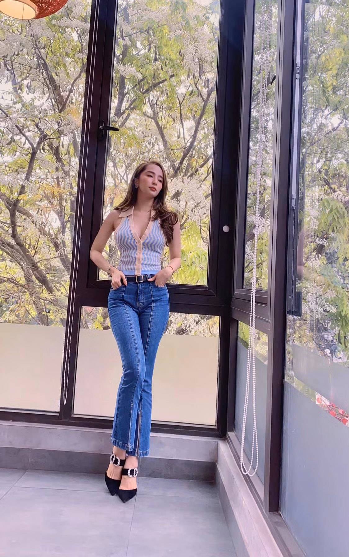 Sau khi lập gia đình vào năm 2014, Quỳnh Nga không còn hoạt động nghệ thuật nhiều. Đến năm 2019, Quỳnh Nga ly hôn và đồng thời quay trở lại showbiz.