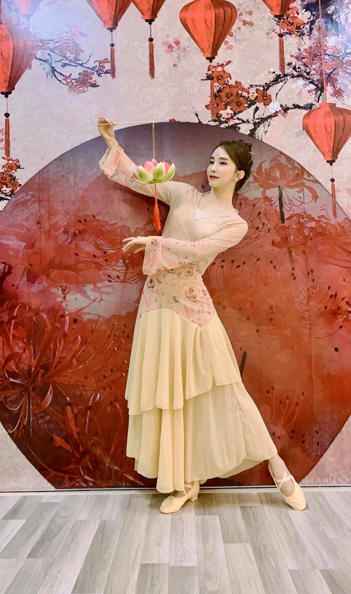 Hiện tại, diễn viên Quỳnh Nga và những người bạn mở một trung tâm dạy nhảy, múa chuyên nghiệp. Cô cũng thường đăng tải những video nhảy của mình lên mạng xã hội và nhận được nhiều lời khen ngợi từ cộng đồng mạng nhờ những bước nhảy, múa uyển chuyển.