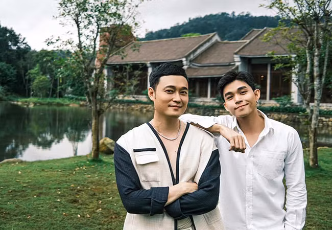Quang Vinh cùng đàn em Jun Phạm hợp tác trong một dự án mới về du lịch.