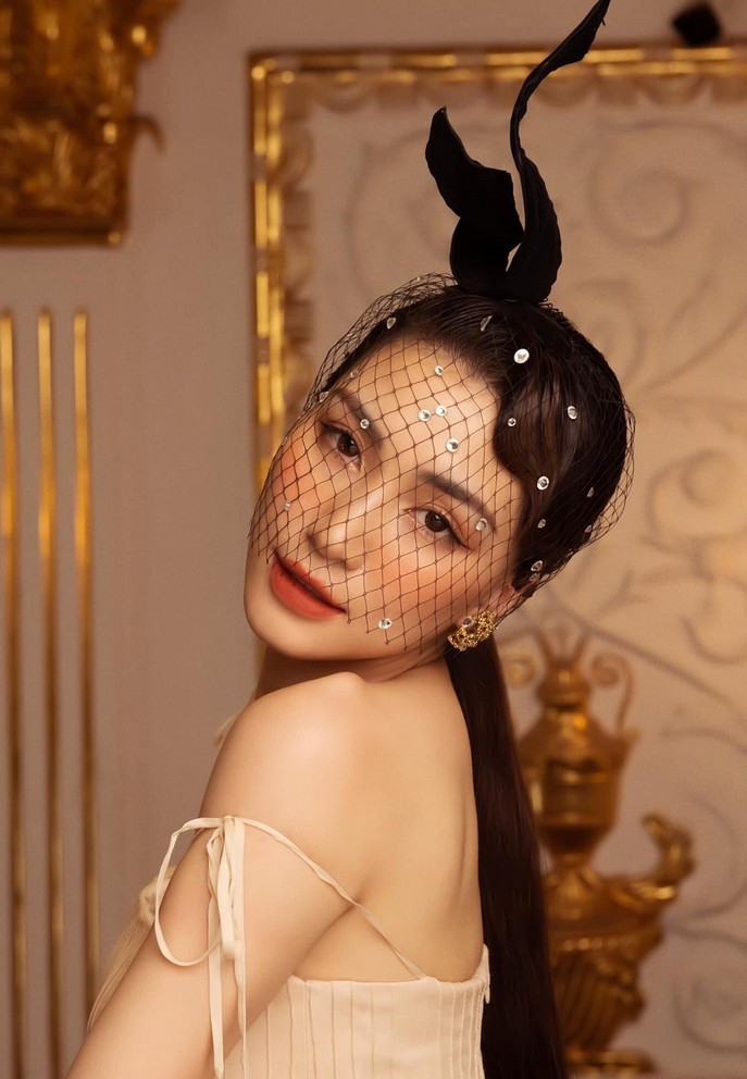 Sao Việt hôm nay 16/6: Hòa Minzy ngày càng nhuận sắc dù đã là "gái một con".