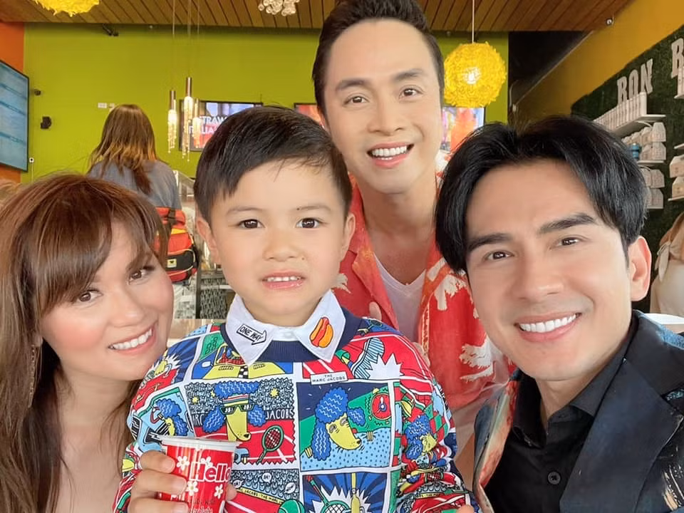 Sao việt hôm nay 25/6: Nhật Tinh Anh đến mừng vợ chồng nhà Đan Trường mở tiệm bánh tại Mỹ.