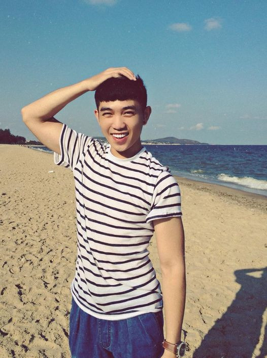 Trong sự nghiệp múa của mình, Trung Hiếu đã nhận được rất nhiều giải thưởng, thành tích lớn nhỏ khác như giải Nhất Liên hoan múa dân tộc toàn quốc lần thứ 1 năm 2000 tại TP.HCM, giải Ba cuộc thi múa Đào Lý Bôi toàn Trung Quốc lần thứ 9 năm 2009 tại Thẩm Dương (Trung Quốc).