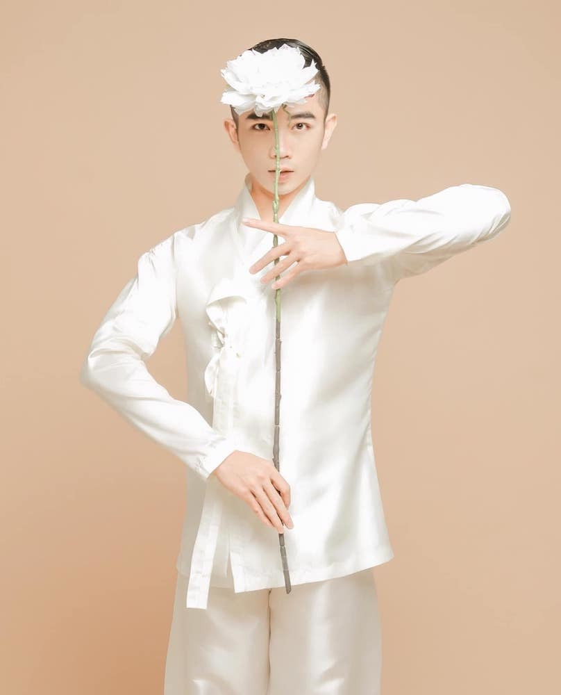 Sự ra đi của tài năng trẻ này là một tiếc nuối lớn cho làng múa nói riêng và cho làng nghệ thuật nói chung.