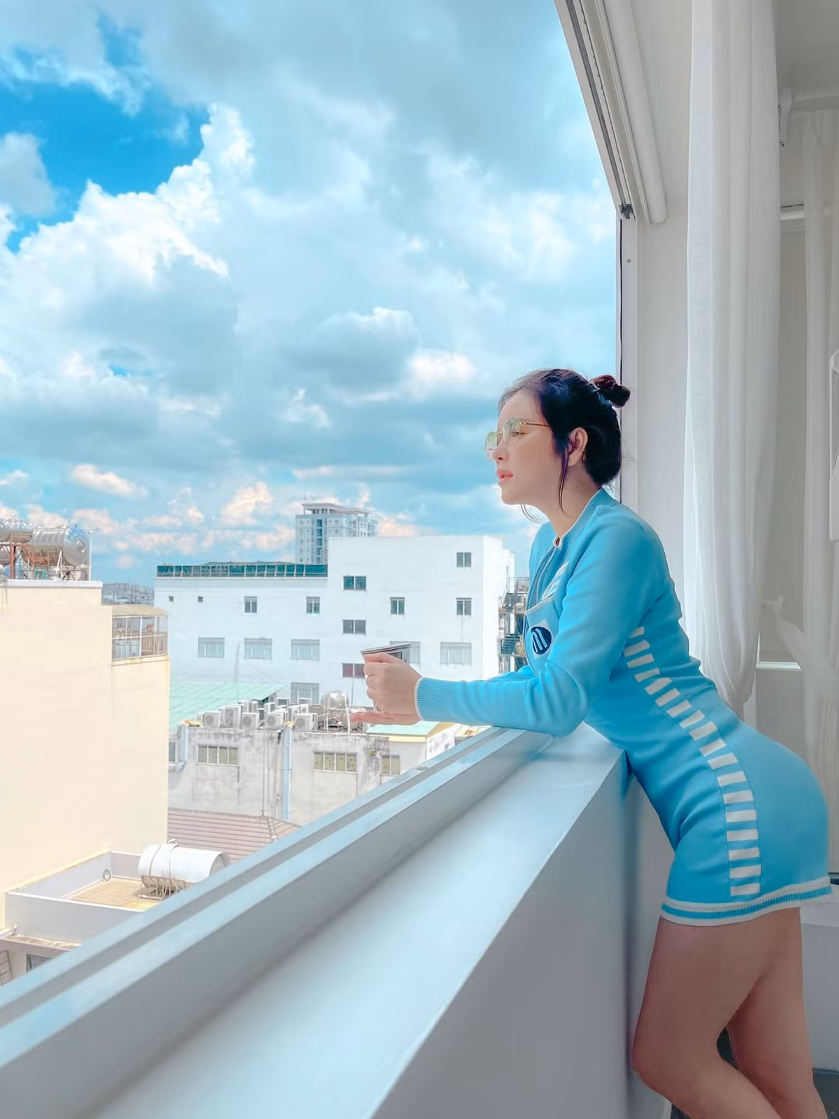 Ly Nha Ky khoe duong cong quyen ru, thay long binh yen