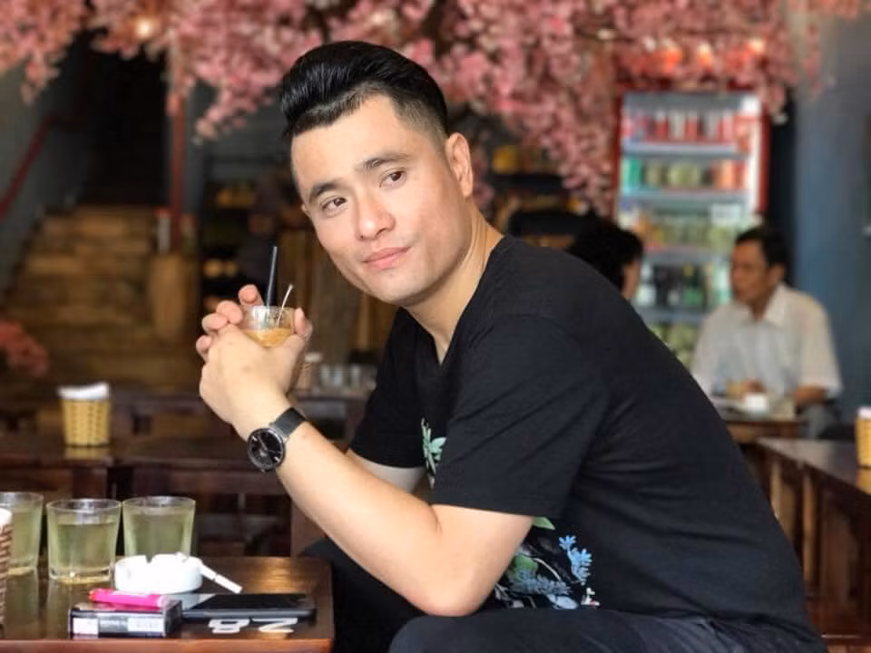 Sao Viet xot xa khi NTK Nhat Dung nguy kich bi vien tra ve-Hinh-3