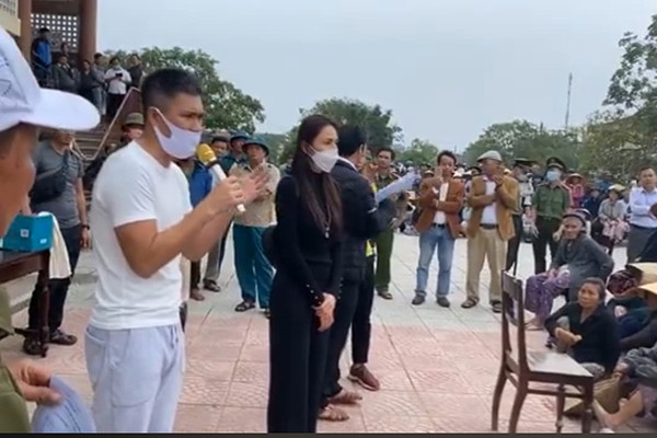 Vu tu thien Cong Vinh - Thuy Tien: Doi hoi sao ke co qua dang?-Hinh-2