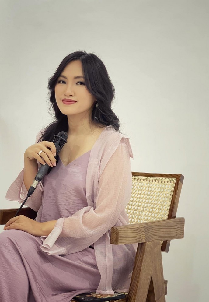 Nguyên Hà tổ chức chương trình hát tại nhà các ngày cố định trong tuần để giao lưu cùng fan.