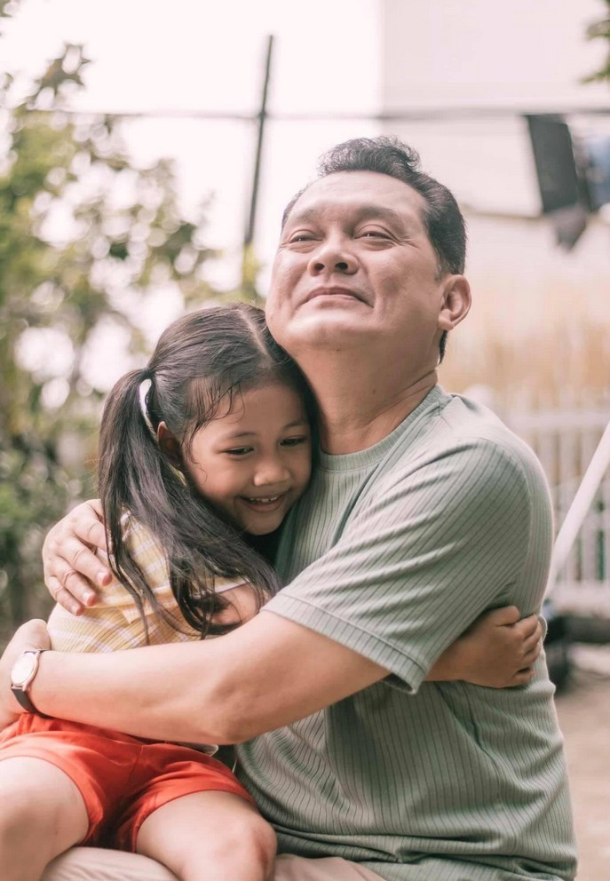 NSƯT Hữu Châu chia sẻ vai diễn trong dự án mới. Nam diễn viên mong người dân nâng cao ý thức để cuộc sống sớm được bình thường hóa.