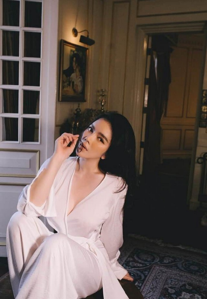 Lý Nhã Kỳ hài lòng với cuộc sống độc thân thảnh thơi, không lo nghĩ.