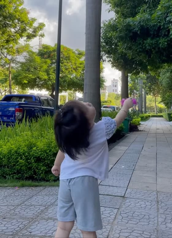 Du giau kin, Quach Ngoc Ngoan van bat can de lo mat con gai-Hinh-3