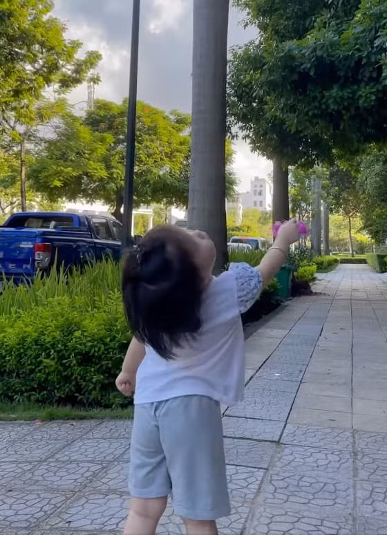 Du giau kin, Quach Ngoc Ngoan van bat can de lo mat con gai-Hinh-3