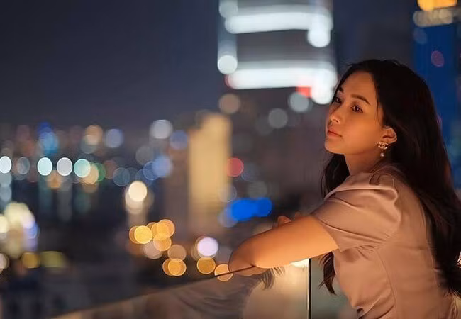 Hoa hậu Đặng Thu Thảo chia sẻ trên trang cá nhân những khoảnh khắc của mình do ông xã ghi lại.