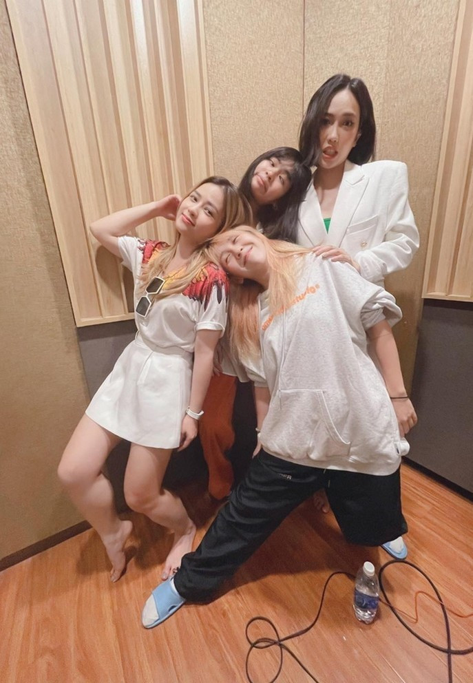 Dương Hoàng Yến, Hậu Hoàng, Diệu Nhi và Khánh Vân ngày càng thân thiết sau khi cùng tham gia 'Sao nhập ngũ'.