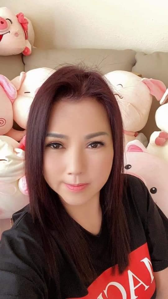 Ca sĩ Phương Loan khoe tóc mới.