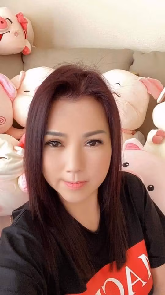 Ca sĩ Phương Loan khoe tóc mới.