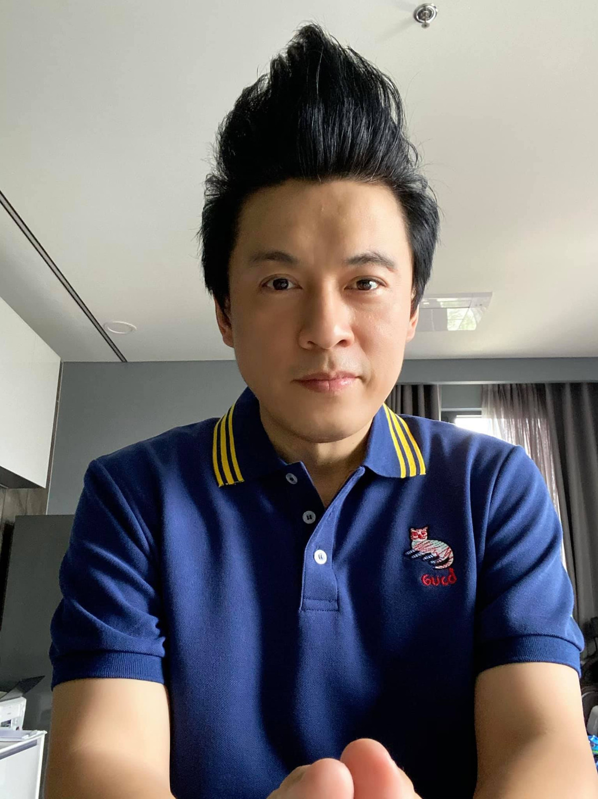 Lam Trường khoe kiểu tóc lạ.