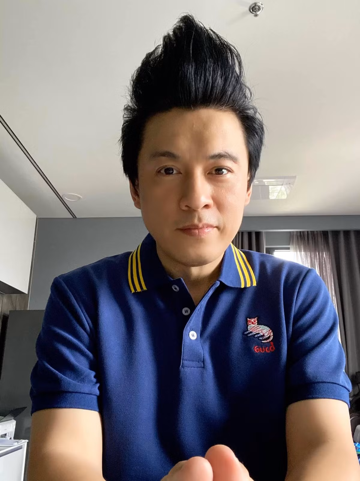 Lam Trường khoe kiểu tóc lạ.