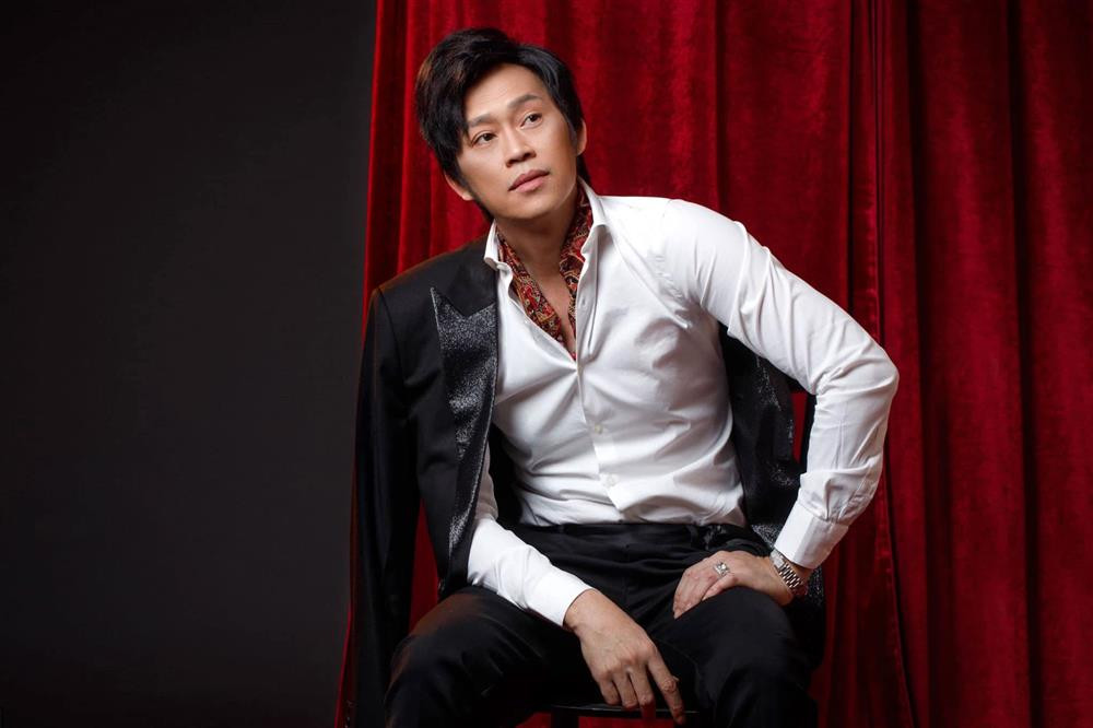 Giua bao chi trich tien tu thien, Hoai Linh ngan can con trai ve VN