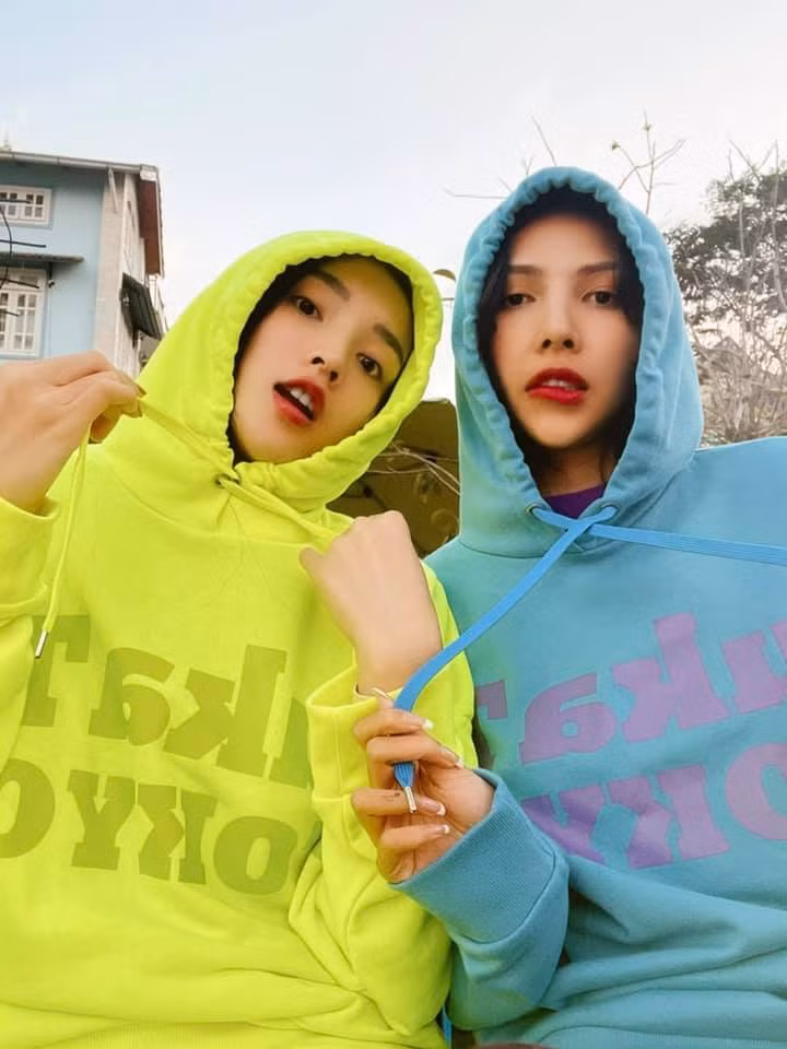 Kỳ Duyên đăng ảnh bên Minh Triệu.