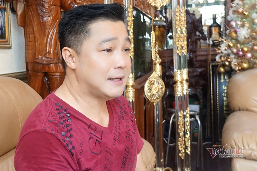 Cuoc song doc than vui ve cua Ly Hung o tuoi 52