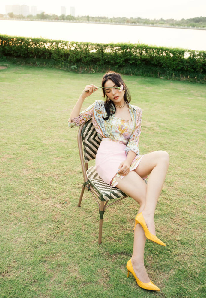 Kỳ Duyên hóa nàng thơ qua tấm ảnh được chụp lại bởi một người bạn.