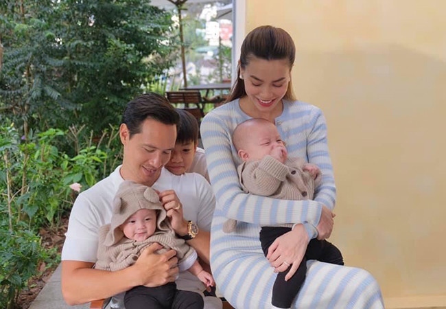 Khoảnh khắc gia đình nữ ca sĩ Hồ Ngọc Hà với đủ 5 thành viên nhận được sự yêu thích, ngưỡng mộ của nhiều đồng nghiệp, khán giả.