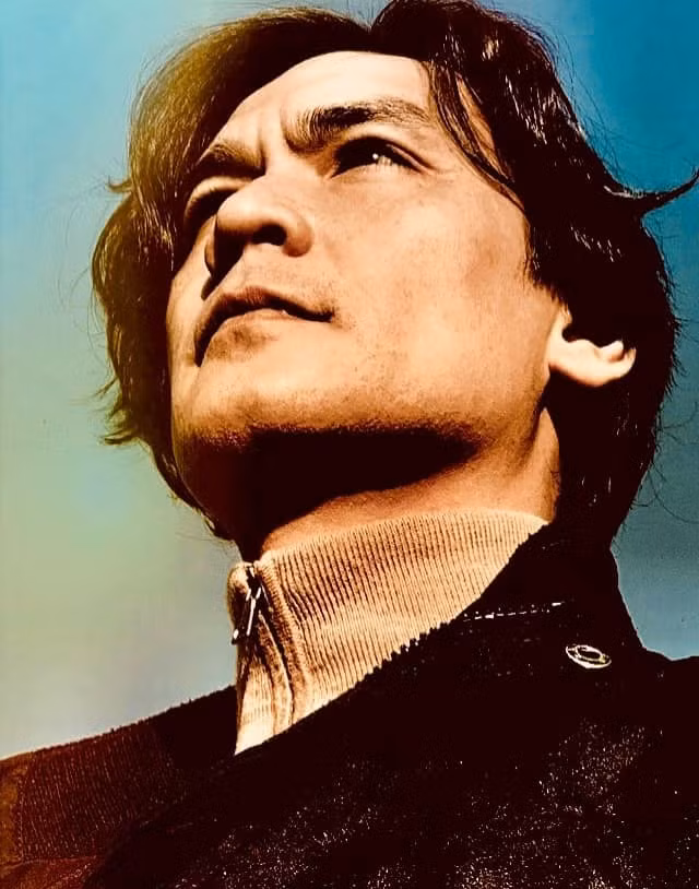 Đức Hải viết: "Phẩm giá của người lao động là sự tận tâm và trung thành".