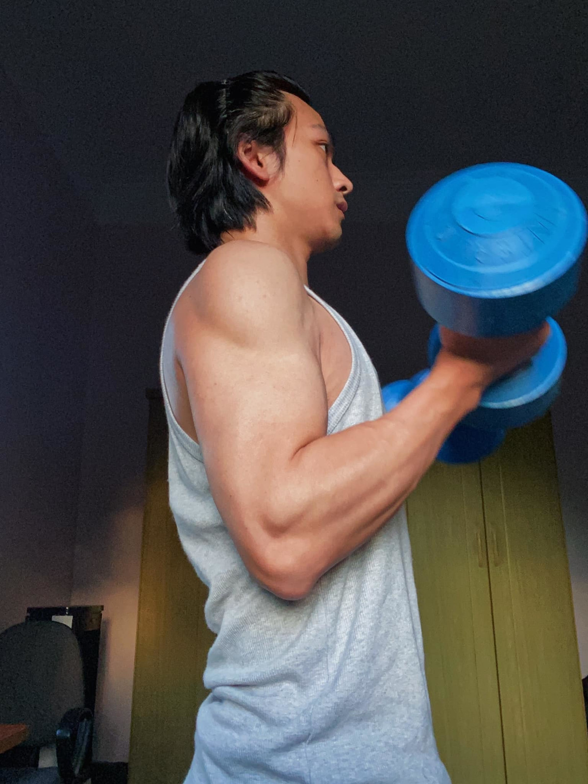 Trần Nghĩa tập gym vạm vỡ, khác xa hình tượng thầy giáo Ngạn trong "Mắt biếc".