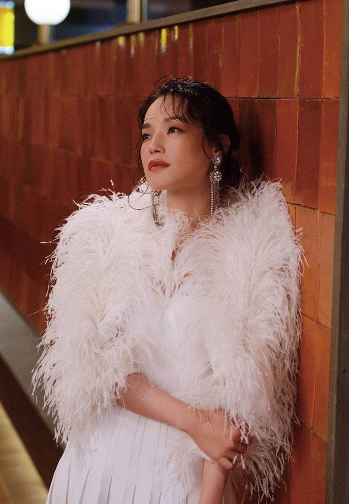 Nữ diễn viên vừa làm mẫu cho tạp chí Vogue và nhận nhiều phản hồi tích cực qua bộ ảnh.