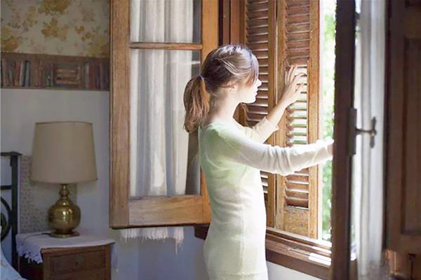 Nguoi trong nha de bat an vi sai lam khi thiet ke cua so-Hinh-6