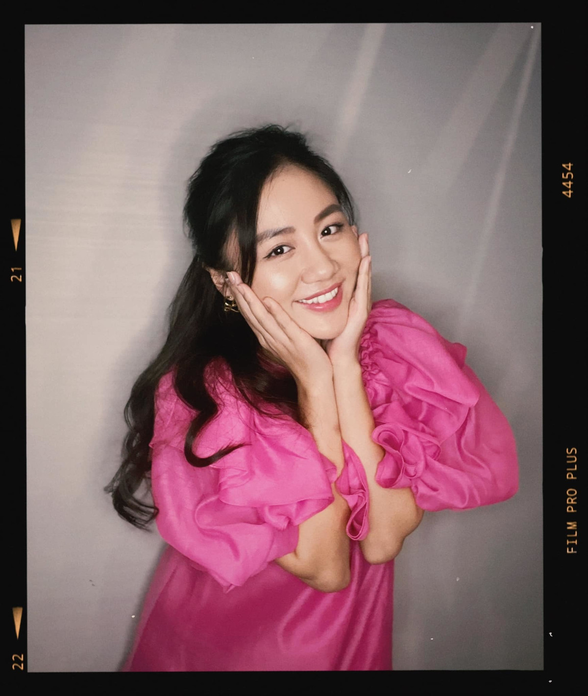 Văn Mai Hương chọn tông hồng cho buổi tối thư giãn.