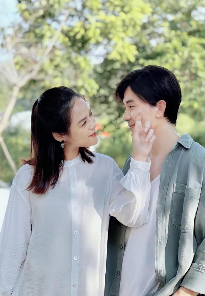 Thu Quỳnh thân thiết với Hoàng Anh Vũ sau lần đóng cặp trong phim 'Hương vị tình thân'.