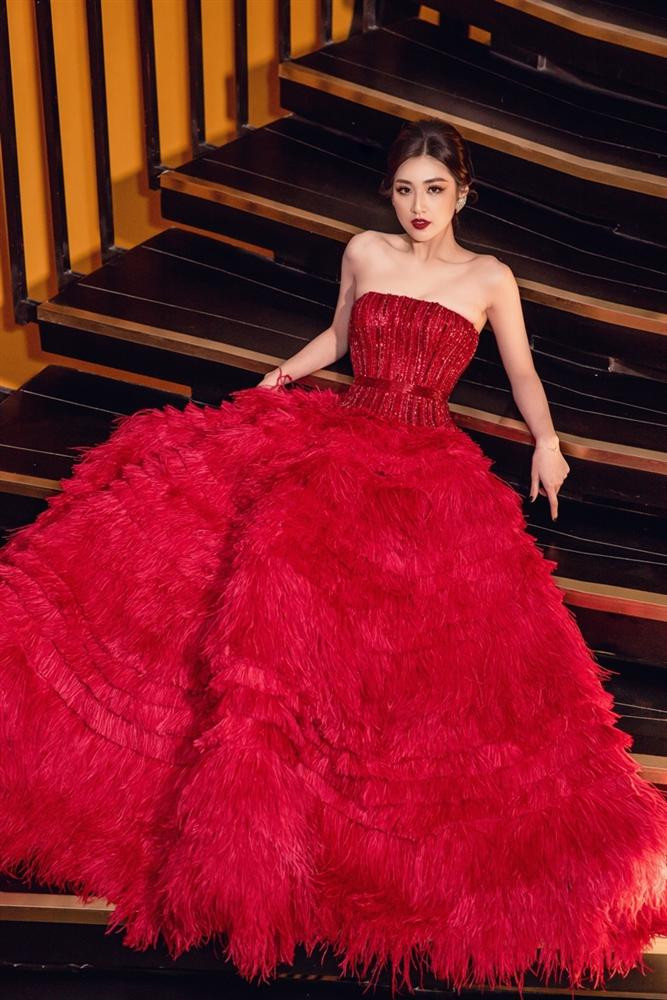 ú Anh lựa chọn đầm Lê Thanh Hòa để thực hiện một bộ ảnh.