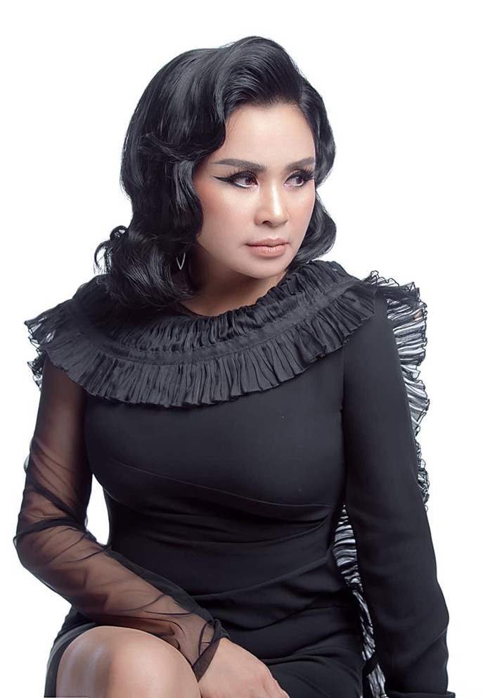 Diva Thanh Lam chia sẻ bộ ảnh đón tuổi mới.