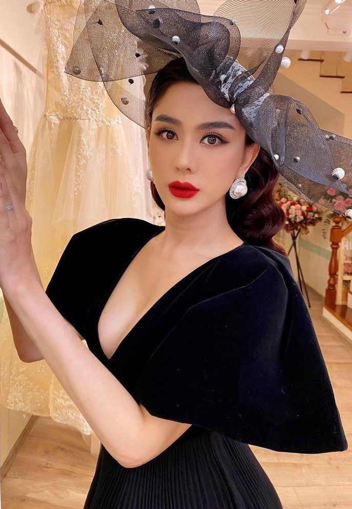 "Nhìn em có thấy đủ ngầu, để anh quên mối tình đầu hay chưa?", Lâm Khánh Chi "thả thính".