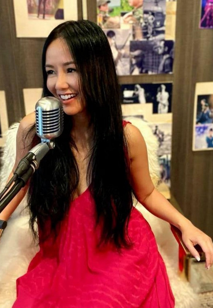 Sao Việt hôm nay 20/6: Hồng Nhung tự mở studio tại nhà riêng để thỏa nỗi nhớ sân khấu.