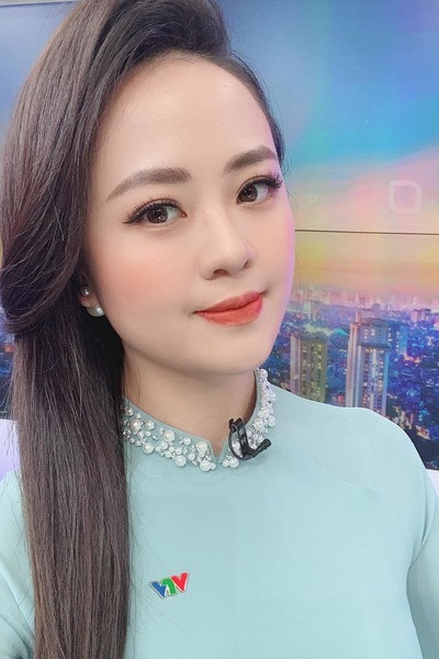 BTV Ngọc Bích cũng thường xuyên tham gia dẫn các chương trình diễn đàn hay đi tác nghiệp ở hiện trường, chương trình 100 ngày chống dịch COVID....