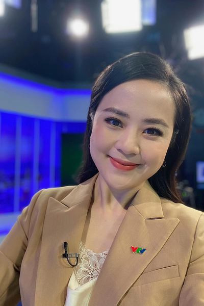 Cô cũng lọt top 5 đề cử Người dẫn chương trình ấn tượng tại VTV Awards 2020.