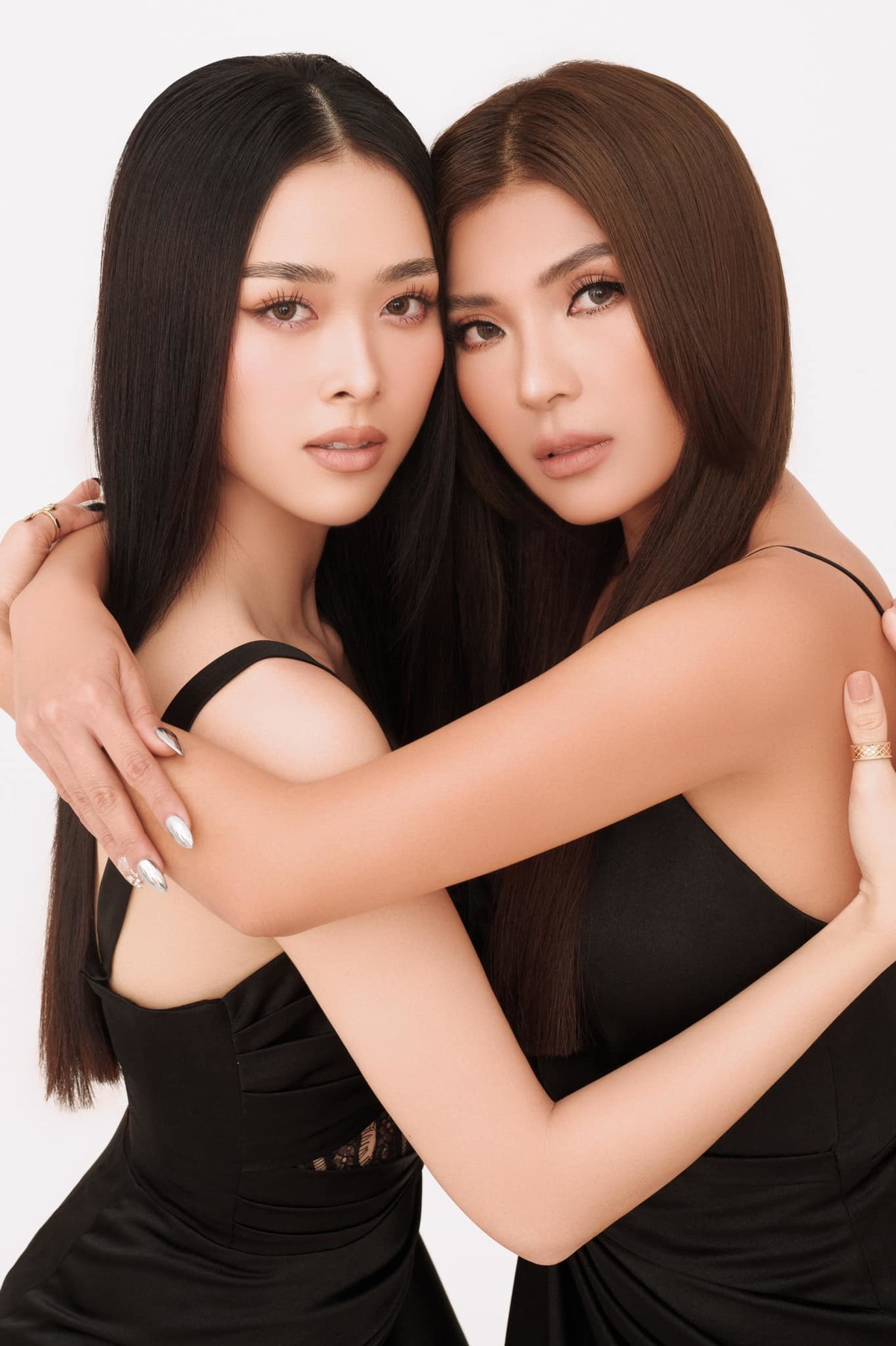 Diệp Bảo Ngọc đọ sắc Thúy Diễm.