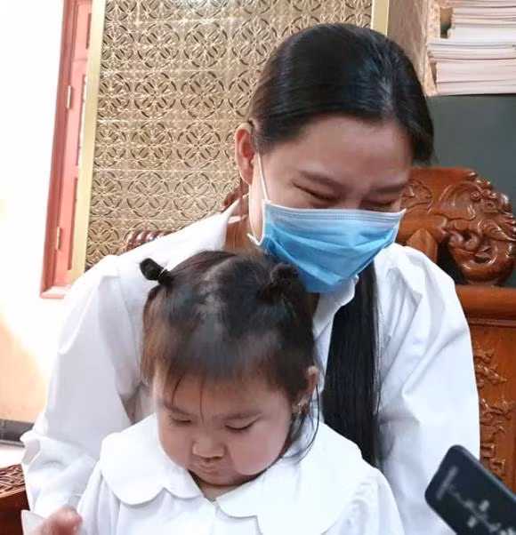 Ba me Van Quang Long tung bang chung Linh Lan gia mao nhan than-Hinh-6